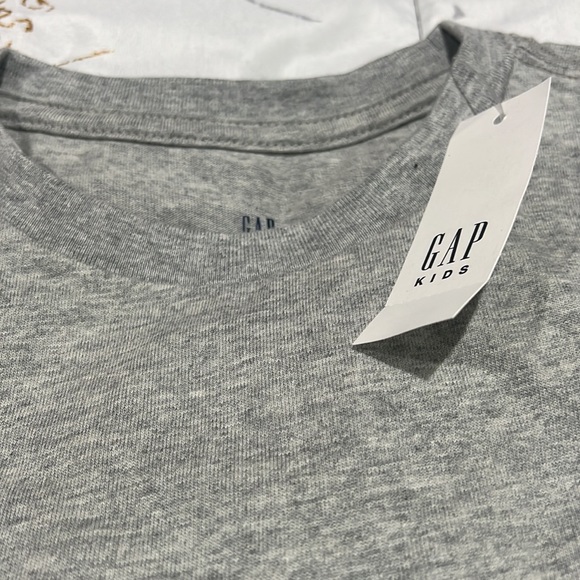 Gap tee - Picture 2 of 2